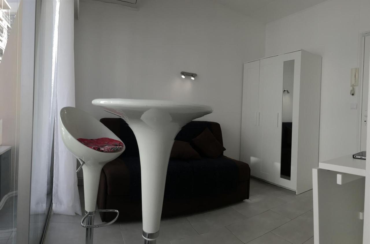 Studio Carre D'Or Situe A 50 M De La Plage Aparthotel นีซ ภายนอก รูปภาพ